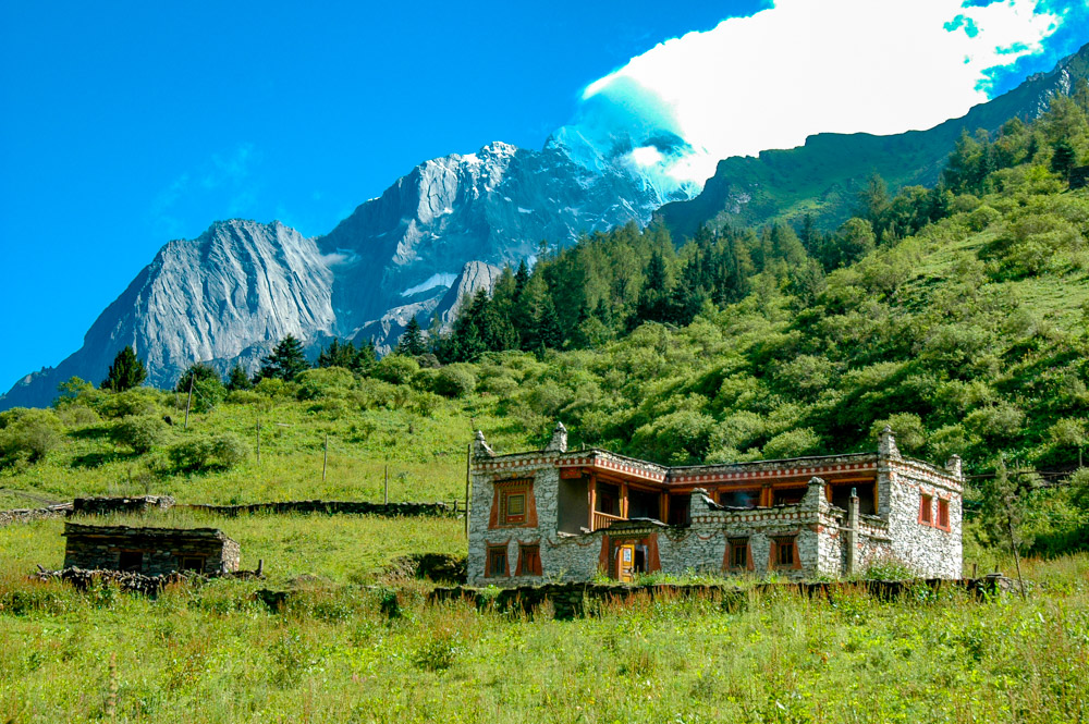 Belle maison tibétaine.